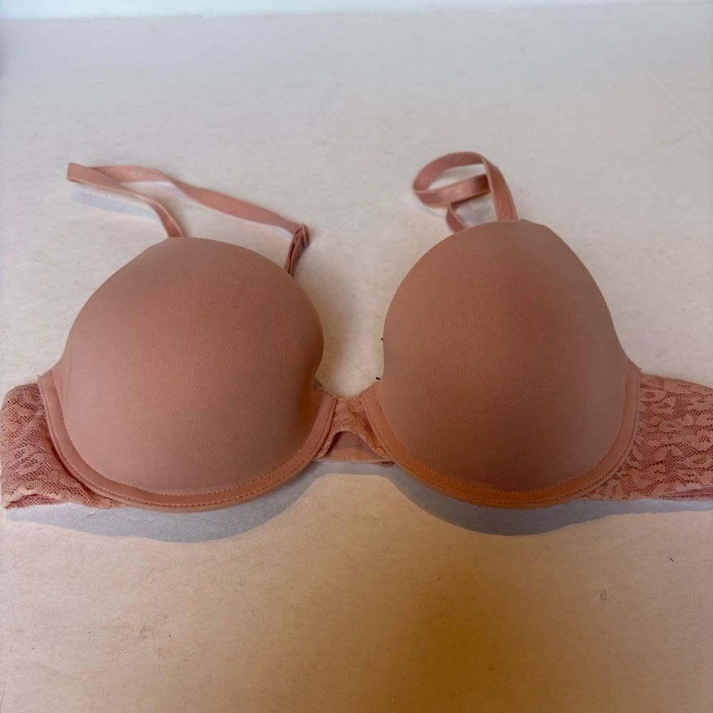 Victoria's Secret T shirt lightly lined demi Pink Lace Trim Bra Size 34B